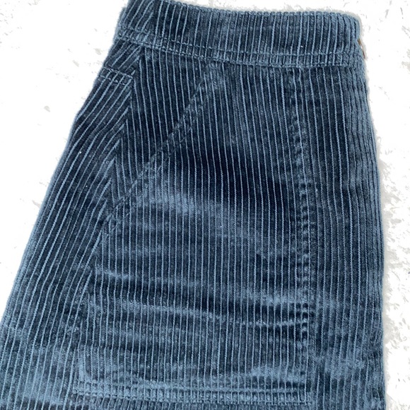High-Waisted Corduroy Mini Skirt - Picture 2 of 6